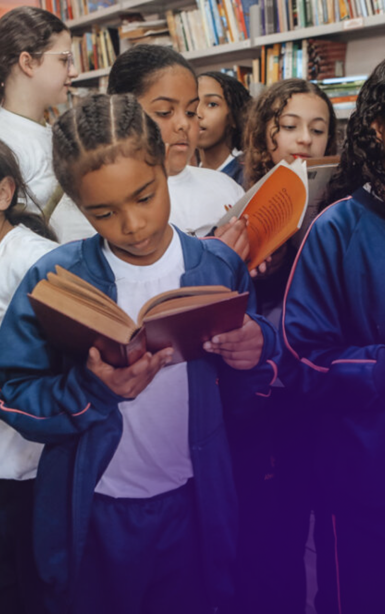 Support girls and young women in Brazil through education, professional training, and human development.